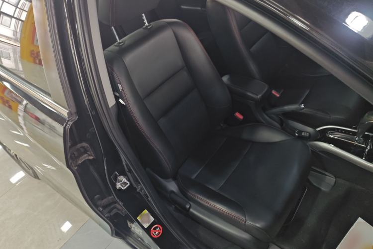 Used Honda Crider 2016 1.8L CVT Luxury Edition Right Front Seat