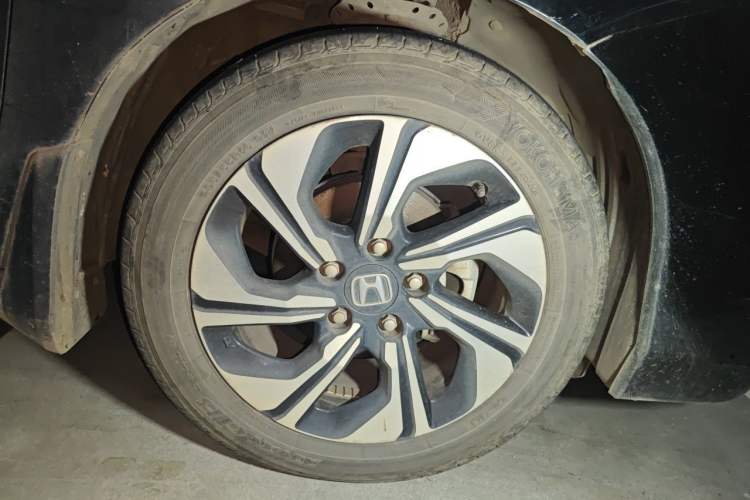 Used Honda Crider 2016 1.8L CVT Luxury Edition Right Front Wheel Hub