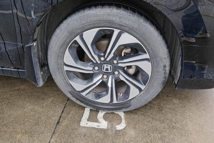 Used Honda Crider 2016 1.8L CVT Comfort Version Right Front Wheel Hub