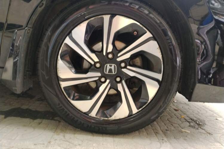 Used Honda Crider 2016 1.8L CVT Luxury Edition Right Front Wheel Hub