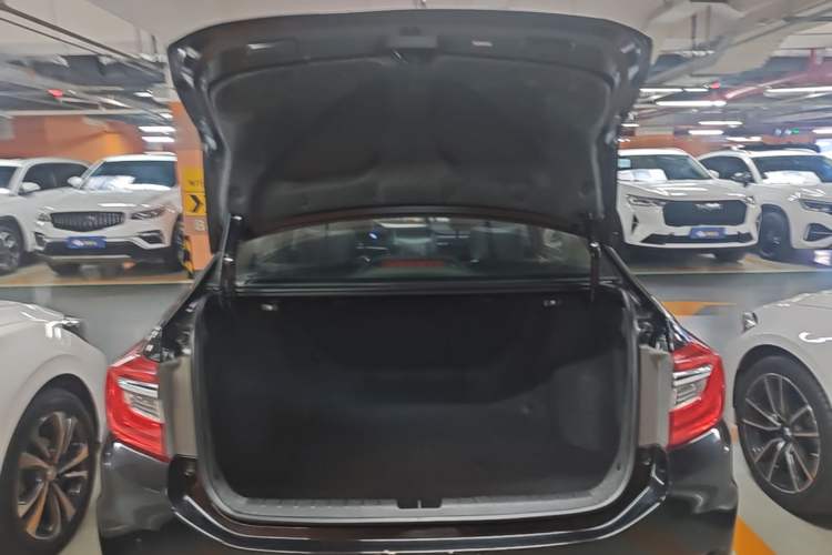 Used Honda Crider 2016 1.8L CVT Comfort Version Trunk