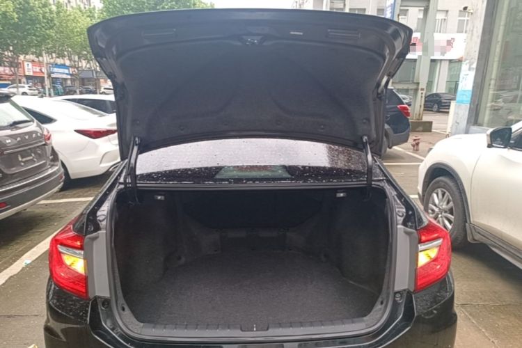 Used Honda Crider 2016 1.8L CVT Luxury Edition Trunk