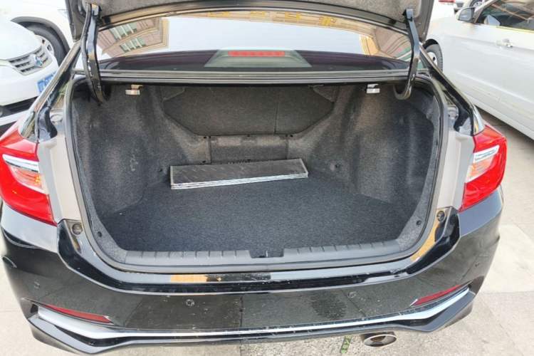 Used Honda Crider 2016 1.8L CVT Comfort Version Trunk