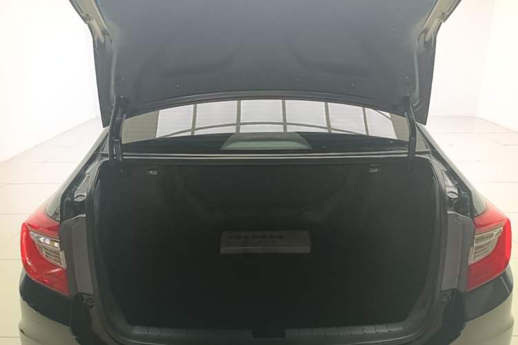 Used Honda Crider 2016 1.8L CVT Comfort Version Trunk