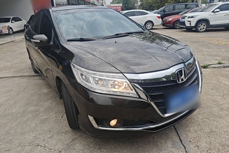 Used Honda Crider 2016 1.8L CVT Luxury Edition Front Right 45 Deg