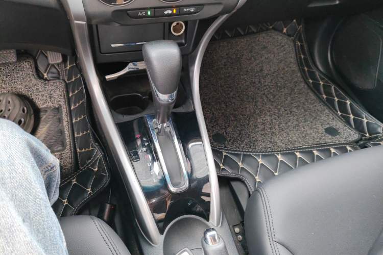 Used Honda Crider 2016 1.8L CVT Luxury Edition Gear Lever