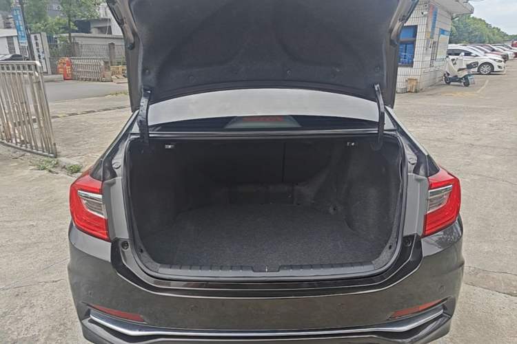 Used Honda Crider 2016 1.8L CVT Luxury Edition Trunk