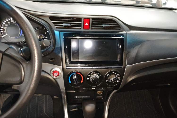 Used Honda Crider 2016 1.8L CVT Luxury Edition Audio And AC Panel