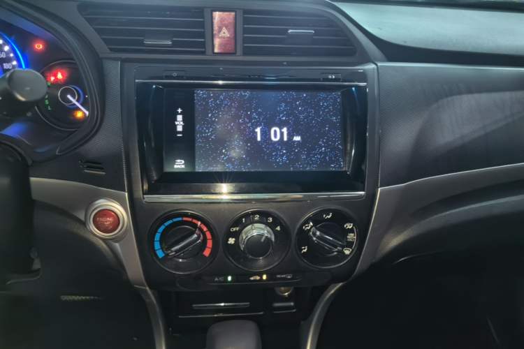 Used Honda Crider 2016 1.8L CVT Luxury Edition Center Console