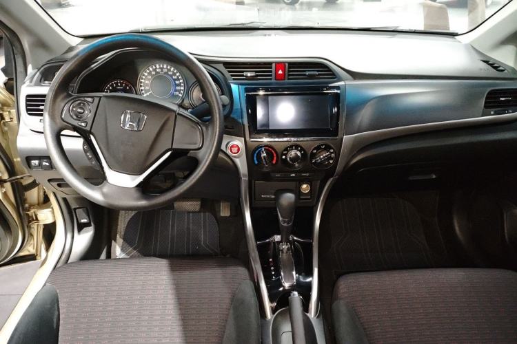 Used Honda Crider 2016 1.8L CVT Luxury Edition Center Console