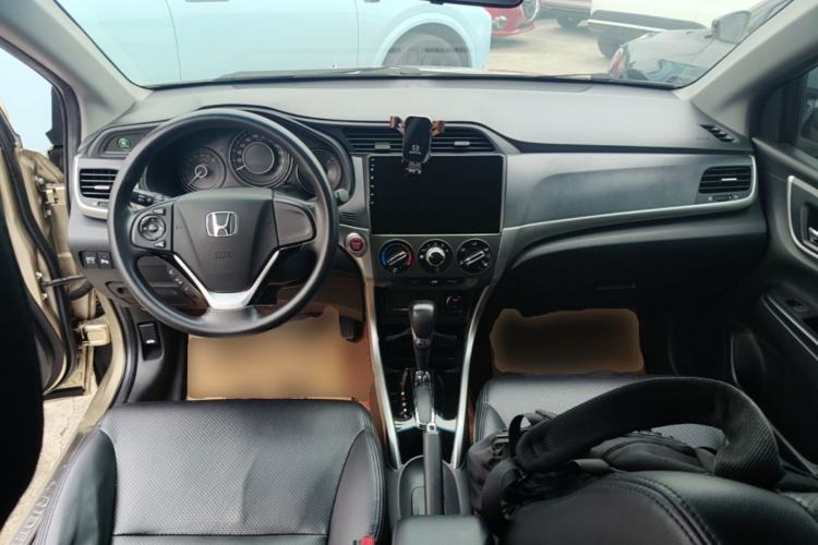 Used Honda Crider 2016 1.8L CVT Luxury Edition Center Console