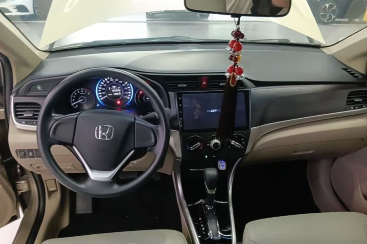 Used Honda Crider 2016 1.8L CVT Comfort Version Center Console
