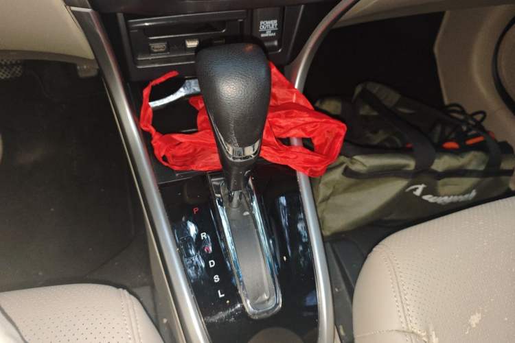 Used Honda Crider 2016 1.8L CVT Luxury Edition Gear Lever