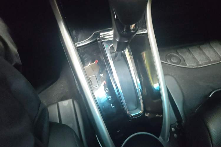 Used Honda Crider 2016 1.8L CVT Luxury Edition Gear Lever
