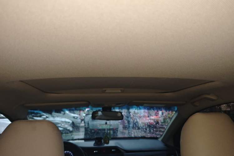 Used Honda Crider 2016 1.8L CVT Luxury Edition Headliner