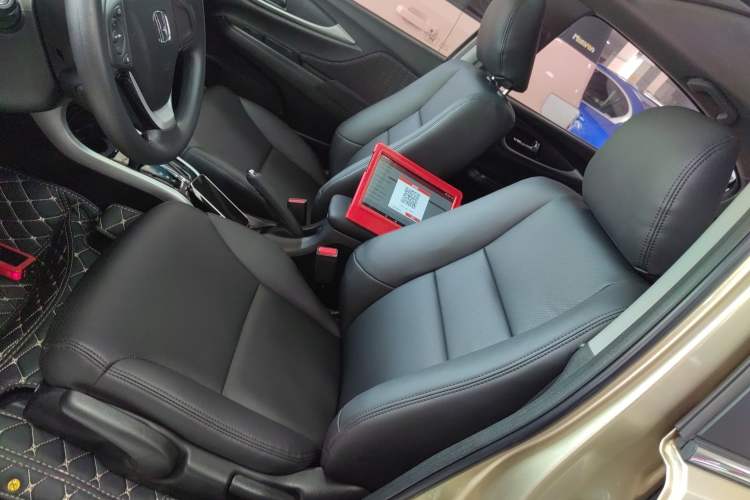 Used Honda Crider 2016 1.8L CVT Leading Edition Left Front Seat