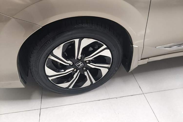 Used Honda Crider 2016 1.8L CVT Luxury Edition Left Front Wheel Hub