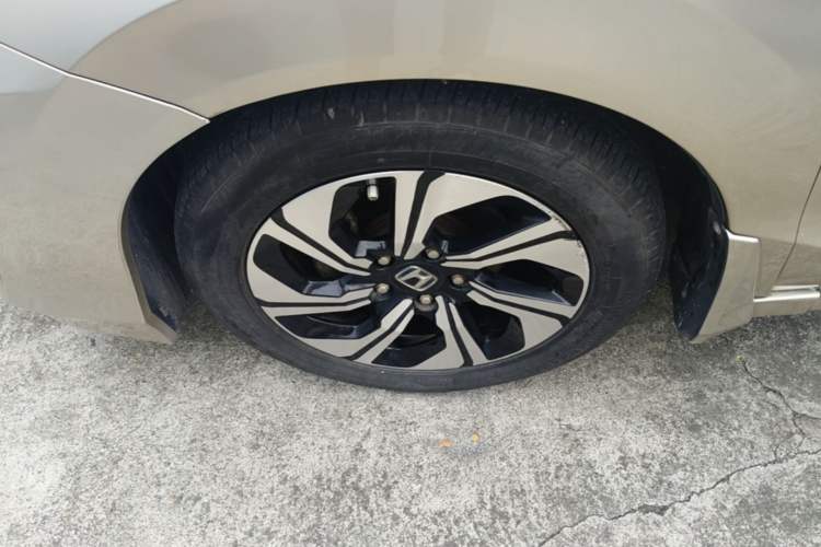 Used Honda Crider 2016 1.8L CVT Luxury Edition Left Front Wheel Hub