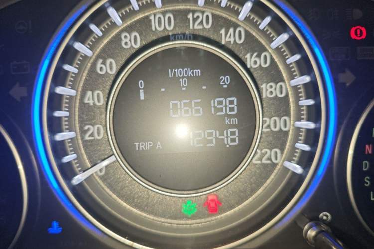 Used Honda Crider 2016 1.8L CVT Luxury Edition Odometer Close Up