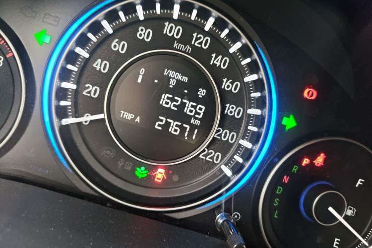 Used Honda Crider 2016 1.8L CVT Luxury Edition Odometer Close Up