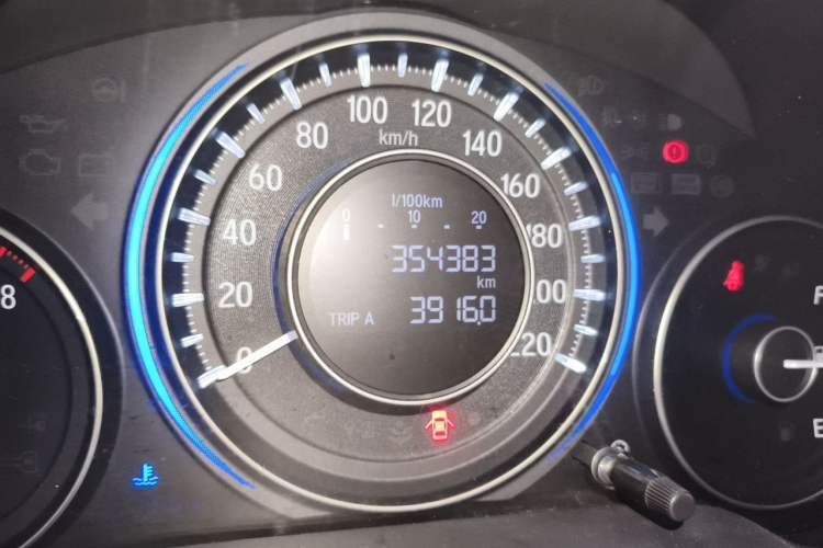 Used Honda Crider 2016 1.8L Manual Luxury Edition Odometer Close Up