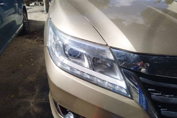 Used Honda Crider 2016 1.8L CVT Leading Edition Right Front Headlight