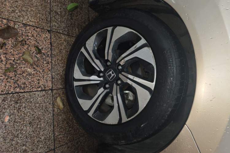 Used Honda Crider 2016 1.8L CVT Luxury Edition Right Front Wheel Hub