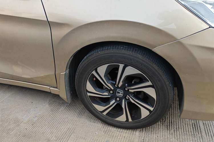 Used Honda Crider 2016 1.8L CVT Luxury Edition Right Front Wheel Hub