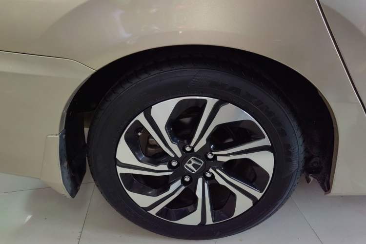 Used Honda Crider 2016 1.8L CVT Leading Edition Right Rear Wheel Hub