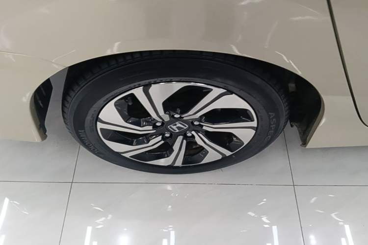 Used Honda Crider 2016 1.8L CVT Comfort Version Right Rear Wheel Hub