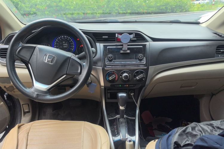 Used Honda Crider 2016 1.8L CVT Comfort Version Center Console