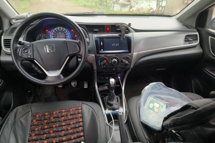 Used Honda Crider 2016 1.8L Manual Luxury Edition Center Console
