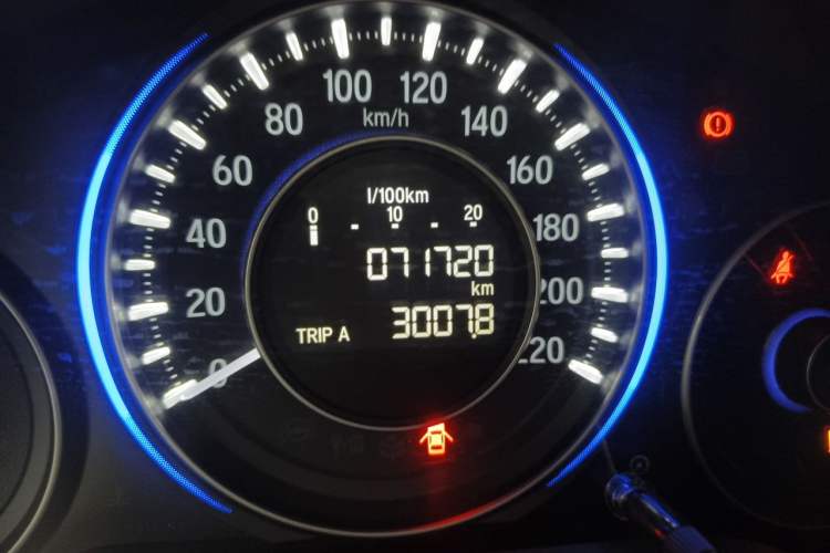 Used Honda Crider 2016 1.8L Manual Luxury Edition Odometer Close Up