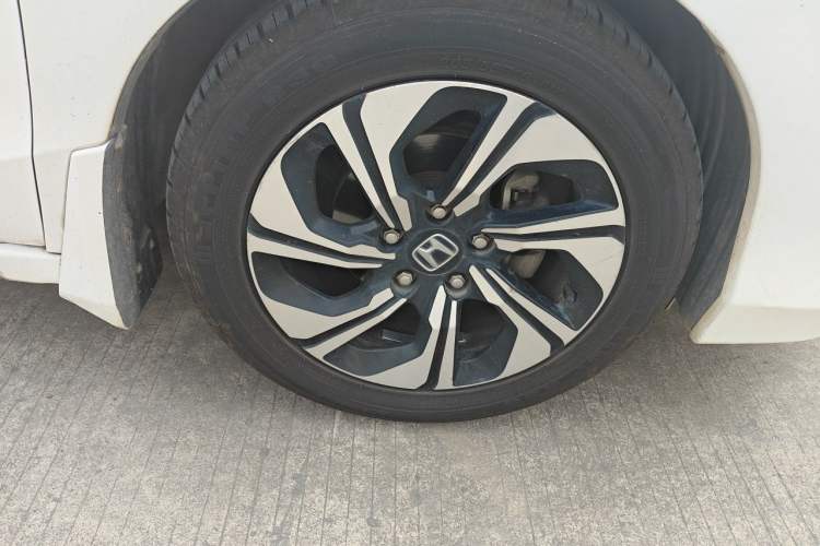 Used Honda Crider 2016 1.8L CVT Luxury Edition Right Front Wheel Hub