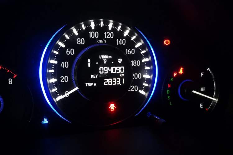 Used Honda Crider 2016 1.8L CVT Luxury Edition Odometer Close Up