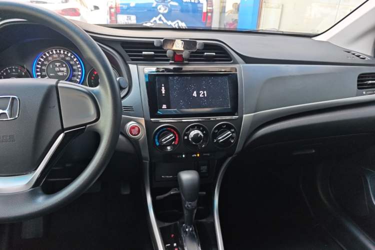 Used Honda Crider 2016 1.8L CVT Luxury Edition Audio And AC Panel