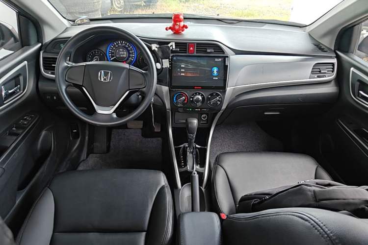 Used Honda Crider 2016 1.8L CVT Comfort Version Center Console