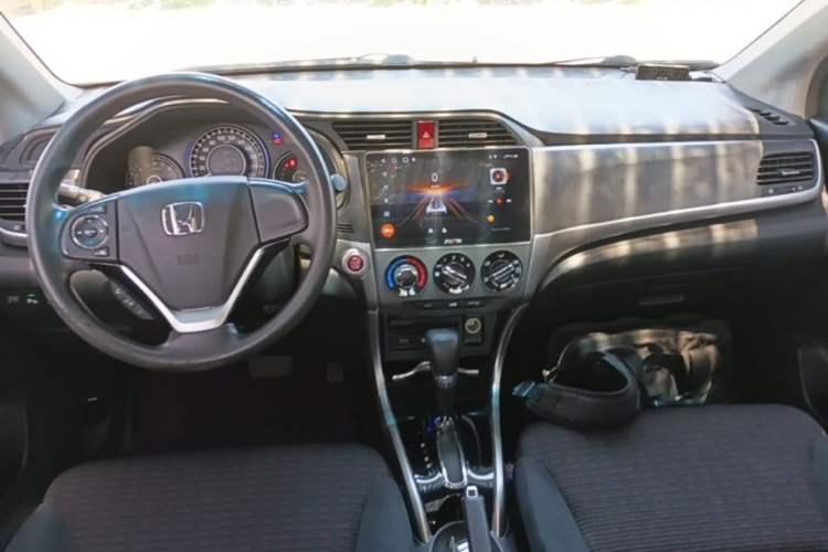 Used Honda Crider 2016 1.8L CVT Luxury Edition Center Console