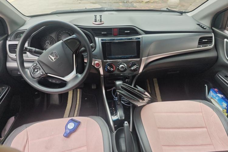 Used Honda Crider 2016 1.8L CVT Luxury Edition Center Console