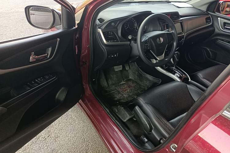 Used Honda Crider 2016 1.8L CVT Luxury Edition Driver Seat