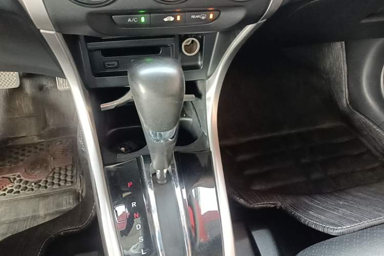 Used Honda Crider 2016 1.8L CVT Luxury Edition Gear Lever