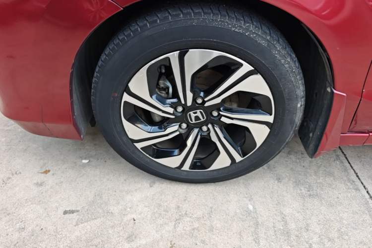Used Honda Crider 2016 1.8L CVT Luxury Edition Left Front Wheel Hub
