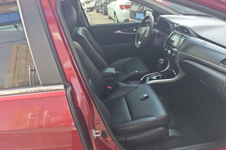 Used Honda Crider 2016 1.8L CVT Luxury Edition Right Front Seat