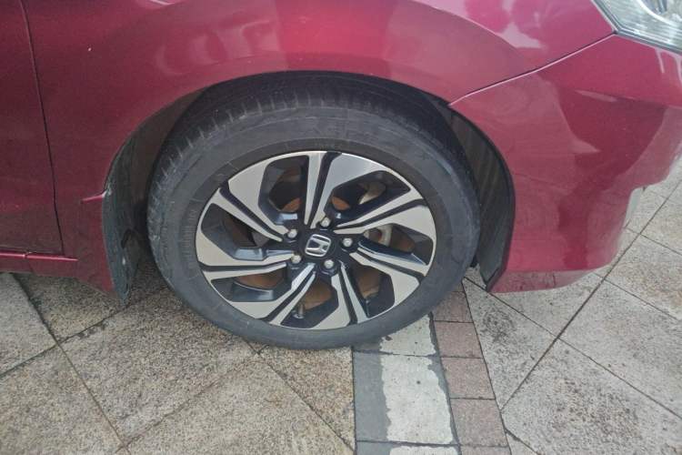 Used Honda Crider 2016 1.8L CVT Luxury Edition Right Front Wheel Hub