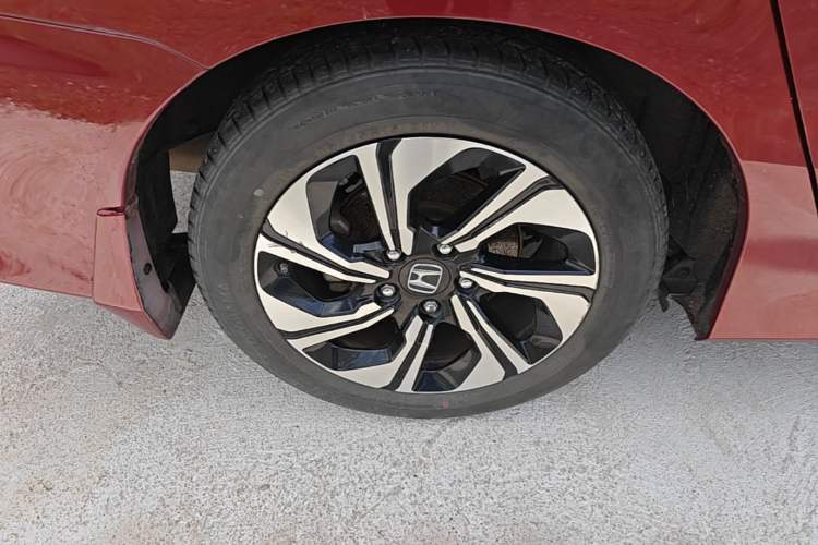 Used Honda Crider 2016 1.8L CVT Comfort Version Right Rear Wheel Hub
