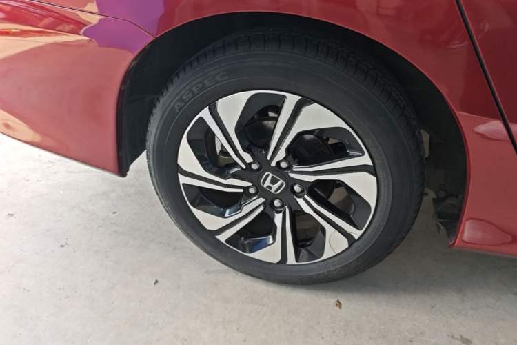 Used Honda Crider 2016 1.8L CVT Luxury Edition Right Rear Wheel Hub