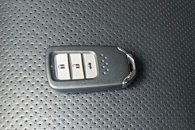 Used Honda Crider 2016 1.8L CVT Luxury Edition Vehicle Key