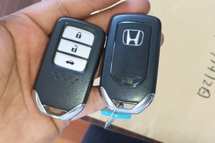 Used Honda Crider 2016 1.8L CVT Luxury Edition Vehicle Key
