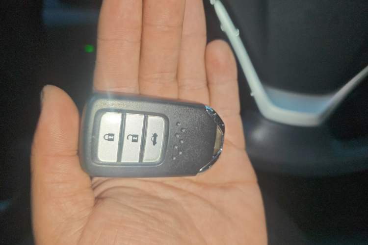 Used Honda Crider 2016 1.8L CVT Luxury Edition Vehicle Key