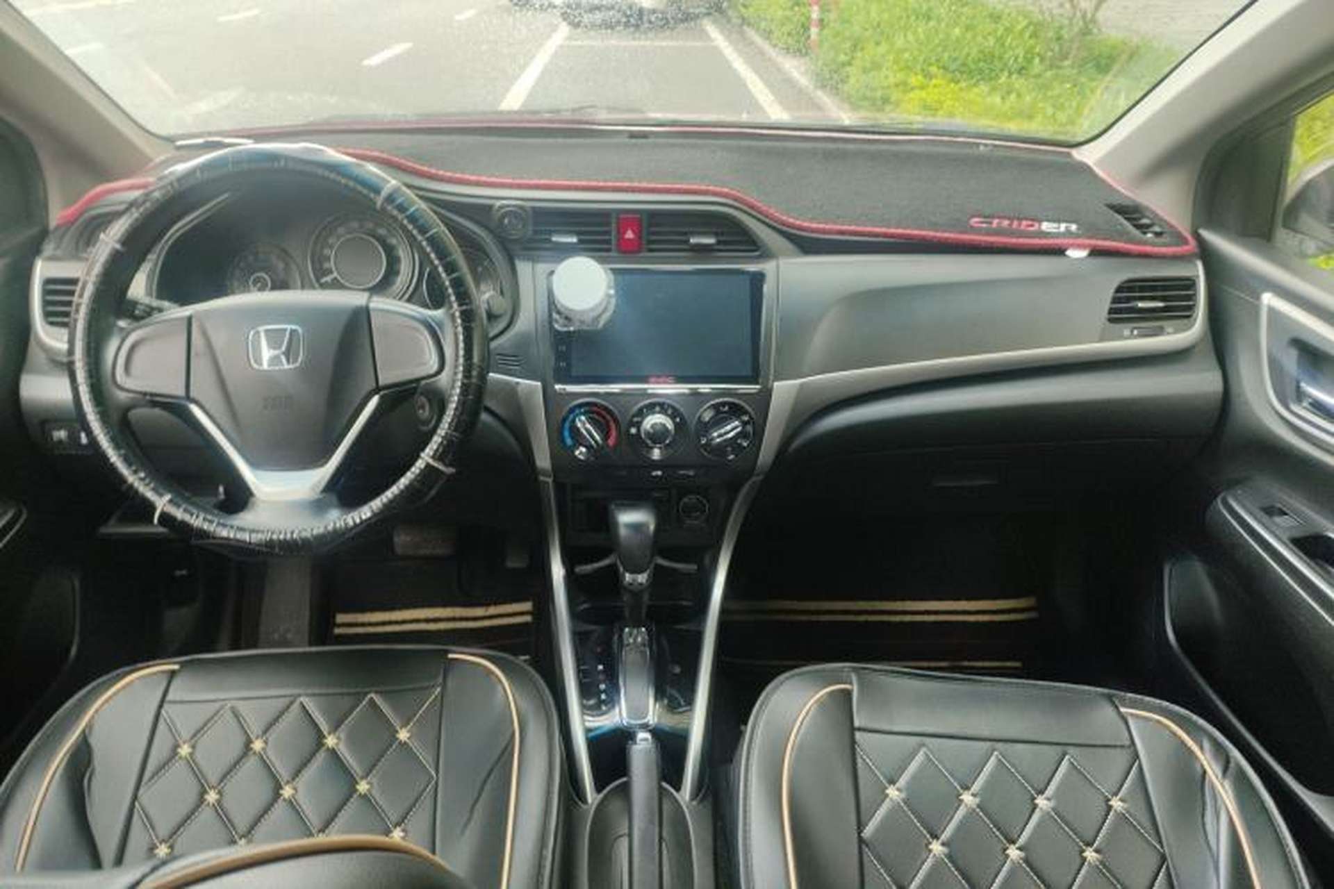Used Honda Crider 2016 1.8L CVT Comfort Version Center Console